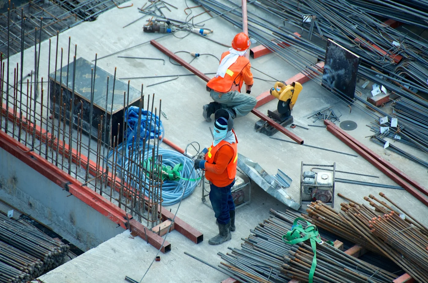 Materiales de construcción en obra